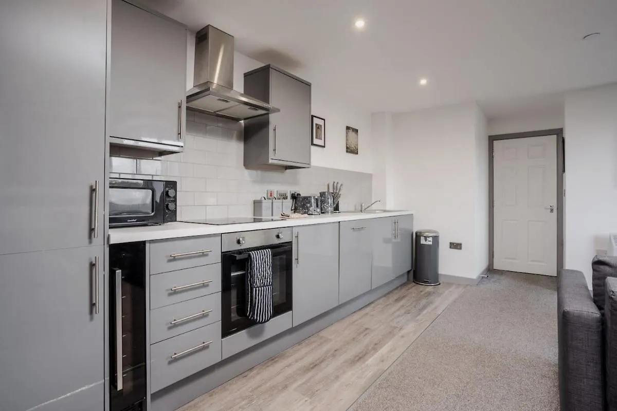 Two Bedroom Flat By Brookland Stays Serviced Accommodation Short Lets Leeds With Free Wifi Yeadon Apartment