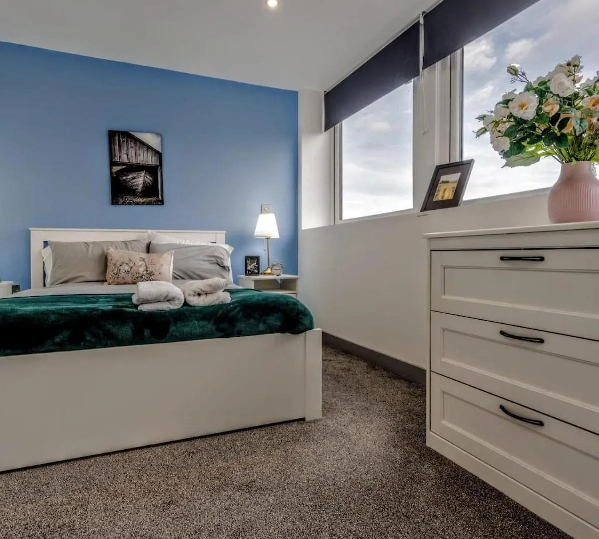 Apartment Two Bedroom Flat By Brookland Stays Serviced Accommodation Short Lets Leeds With Free Wifi Yeadon United Kingdom